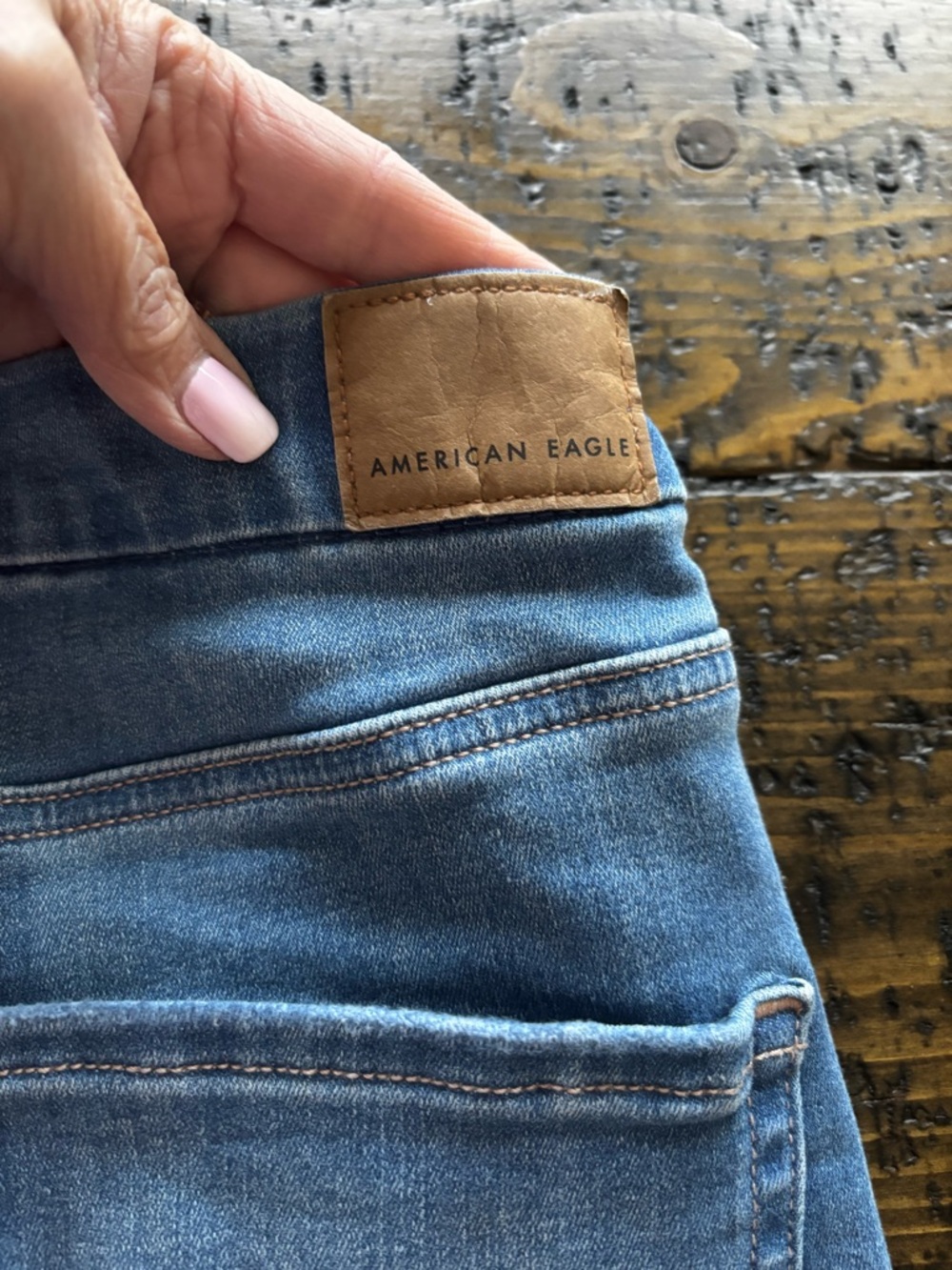NWT American Eagle Curvy High-Rise Shortie Distressed Jean Shorts - 16 / 33W - Picture 8 of 9